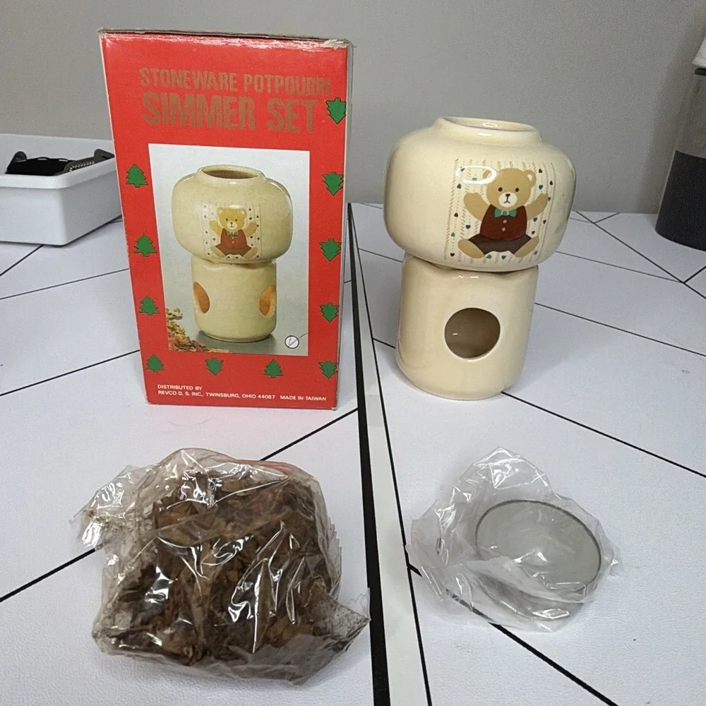 VTG Bear Stoneware Simmer Potpourri Candle Cottage Core Grandma 1980's‎ Chip